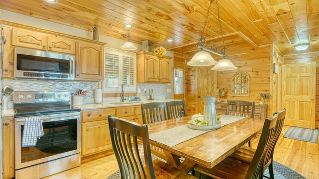 119 Bear Court, Ellijay, GA 30540