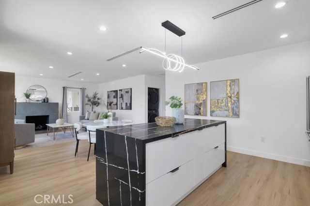 2115 W Clark Avenue, Burbank, CA 91506