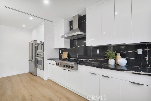 2115 W Clark Avenue, Burbank, CA 91506