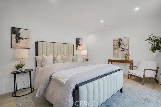 2115 W Clark Avenue, Burbank, CA 91506