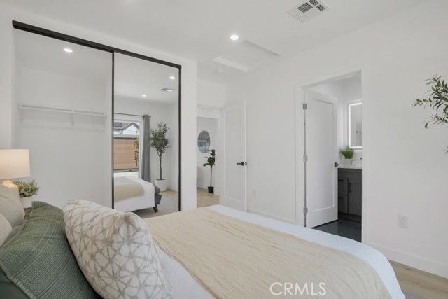 2115 W Clark Avenue, Burbank, CA 91506