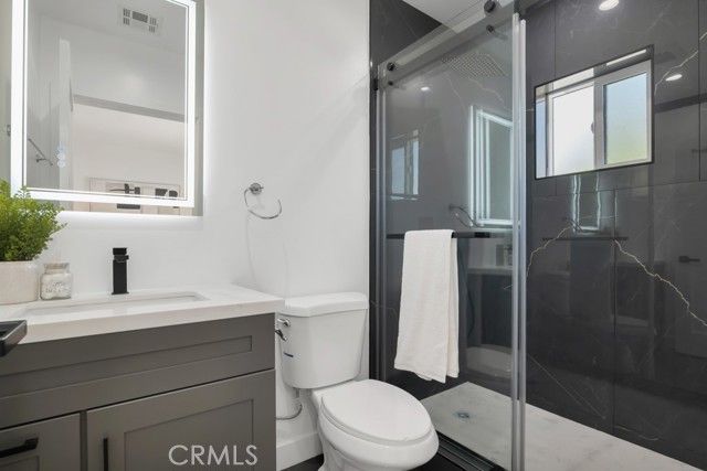 2115 W Clark Avenue, Burbank, CA 91506