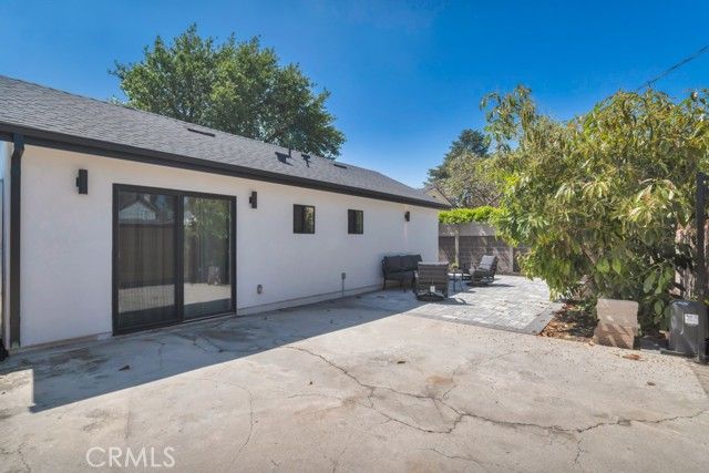 2115 W Clark Avenue, Burbank, CA 91506