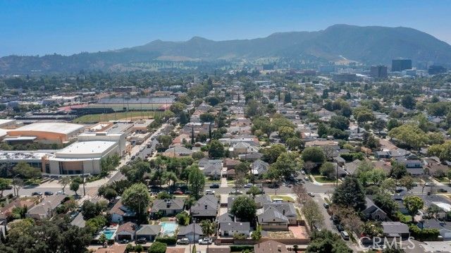 2115 W Clark Avenue, Burbank, CA 91506