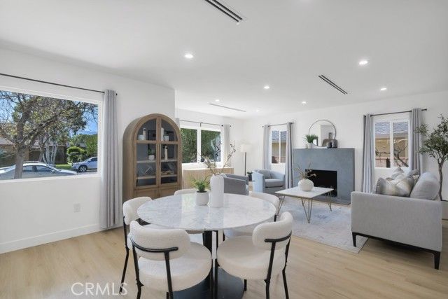 2115 W Clark Avenue, Burbank, CA 91506