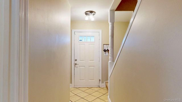 10 Finneran Lane, Pine Bush, NY 12566