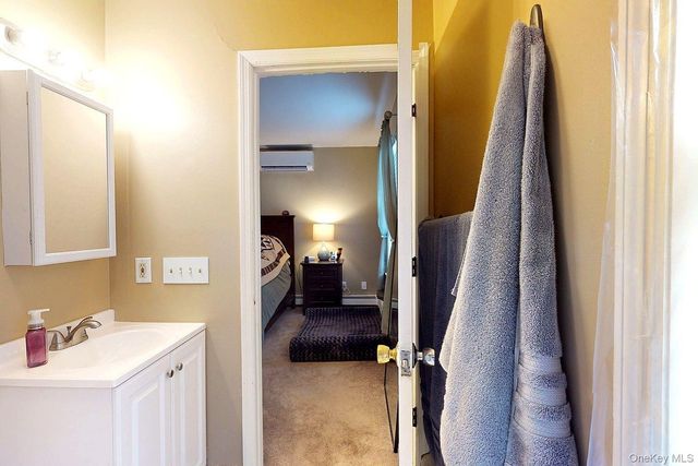 10 Finneran Lane, Pine Bush, NY 12566