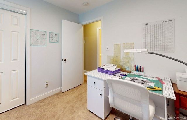 10 Finneran Lane, Pine Bush, NY 12566