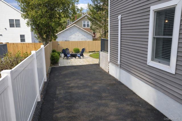 10 Finneran Lane, Pine Bush, NY 12566