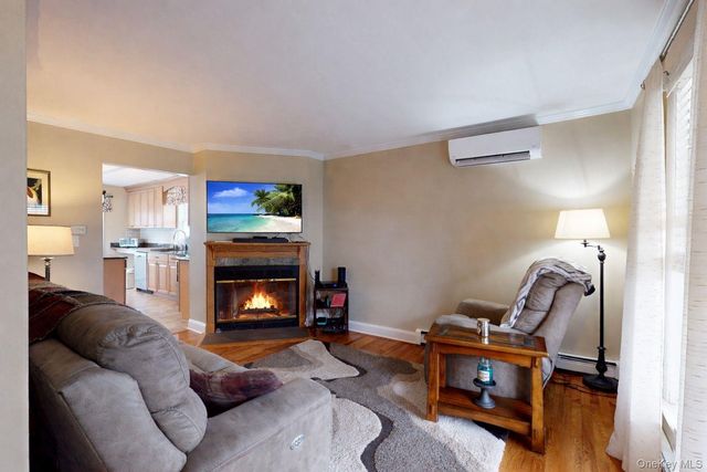 10 Finneran Lane, Pine Bush, NY 12566