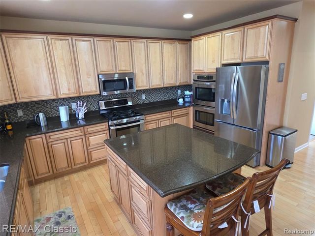 14215 Red Oak Drive, Van Buren, MI 48111