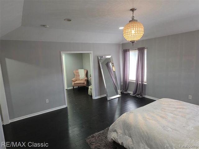 14215 Red Oak Drive, Van Buren, MI 48111