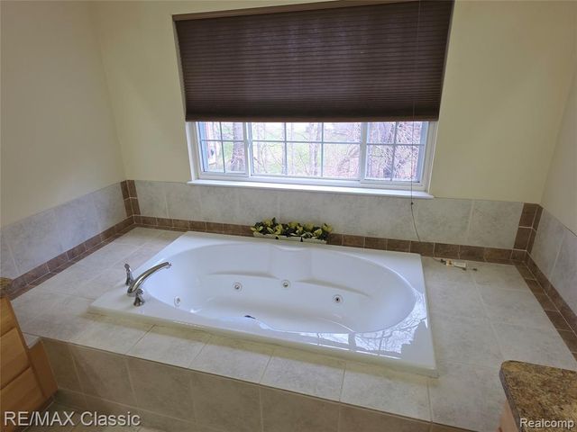 14215 Red Oak Drive, Van Buren, MI 48111