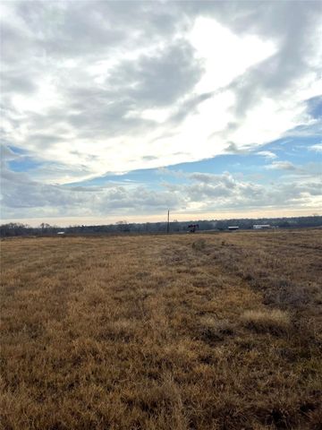 505 Engelke RD, Kingsbury, TX 78638
