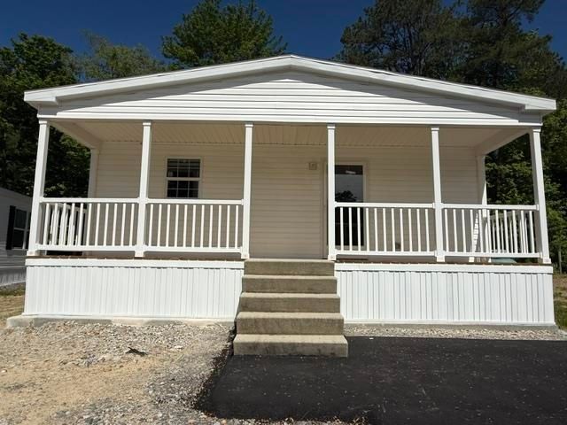 70 Norwich Place, Londonderry, NH 03053