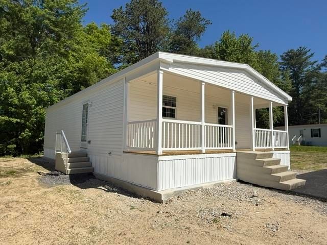 70 Norwich Place, Londonderry, NH 03053