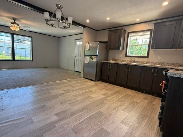 70 Norwich Place, Londonderry, NH 03053
