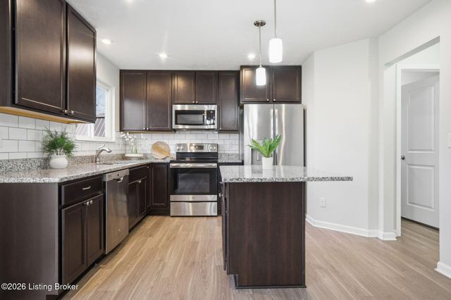 115 Ledgestone Ct, Shepherdsville, KY 40165