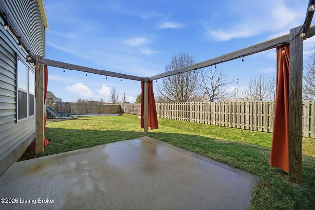 115 Ledgestone Ct, Shepherdsville, KY 40165