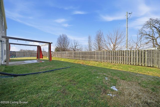 115 Ledgestone Ct, Shepherdsville, KY 40165