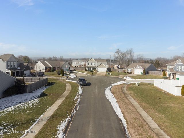 115 Ledgestone Ct, Shepherdsville, KY 40165