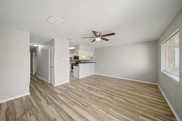 13464 Castilian Drive 2, Houston, TX 77015