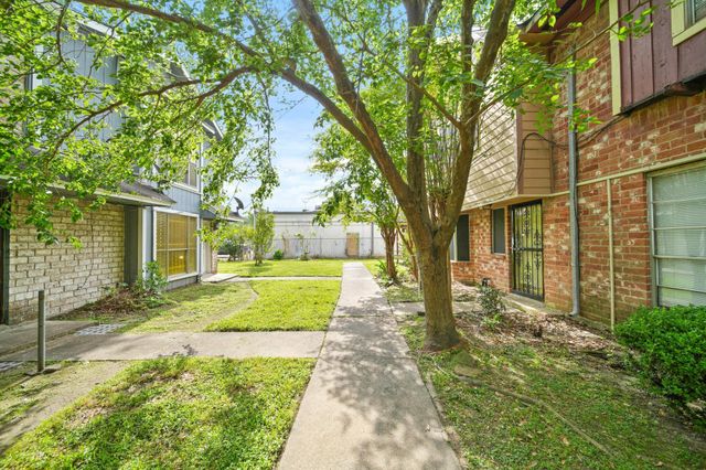 13464 Castilian Drive 2, Houston, TX 77015