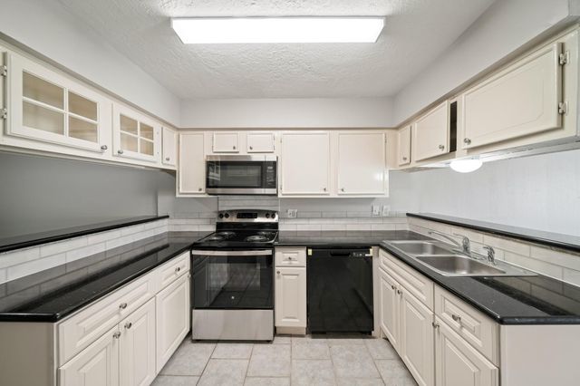 13464 Castilian Drive 2, Houston, TX 77015