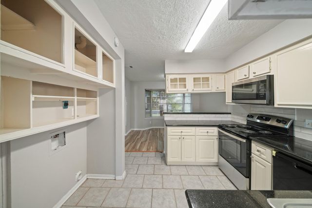 13464 Castilian Drive 2, Houston, TX 77015