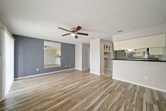 13464 Castilian Drive 2, Houston, TX 77015