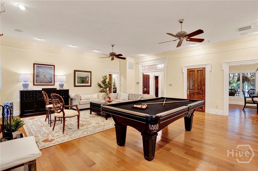 Image 10 of property listing at 331 Silverstream Lane, Richmond Hill, GA 31324