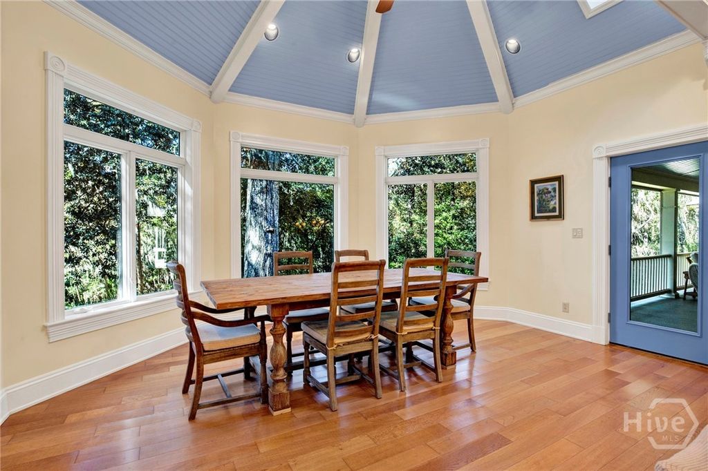 Image 16 of property listing at 331 Silverstream Lane, Richmond Hill, GA 31324
