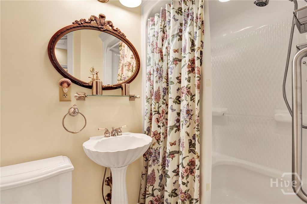 Image 35 of property listing at 331 Silverstream Lane, Richmond Hill, GA 31324