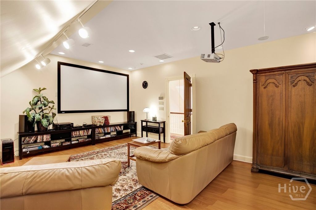 Image 38 of property listing at 331 Silverstream Lane, Richmond Hill, GA 31324
