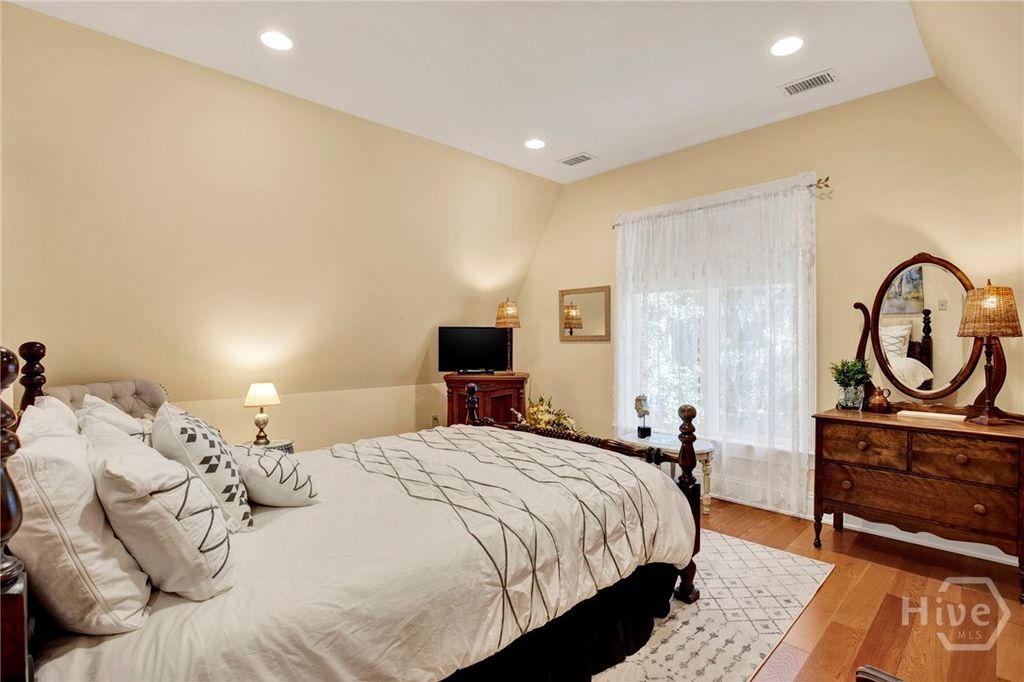 Image 39 of property listing at 331 Silverstream Lane, Richmond Hill, GA 31324