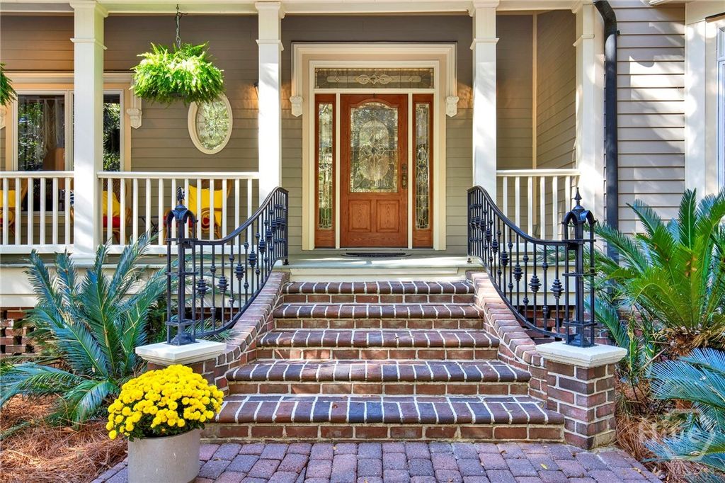 Image 4 of property listing at 331 Silverstream Lane, Richmond Hill, GA 31324