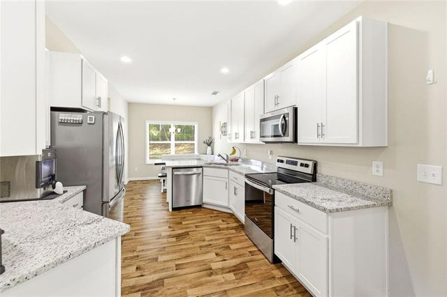 199 Oakwood Drive, Commerce, GA 30529