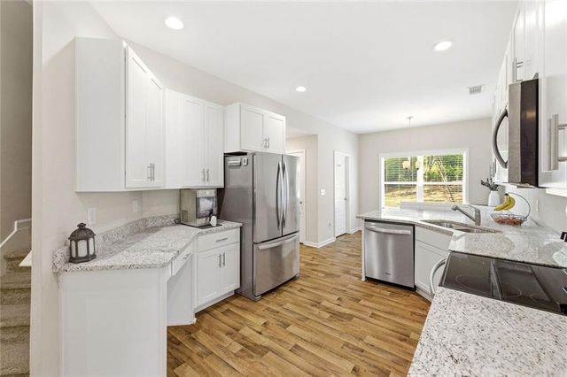 199 Oakwood Drive, Commerce, GA 30529