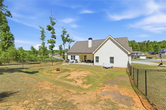 199 Oakwood Drive, Commerce, GA 30529