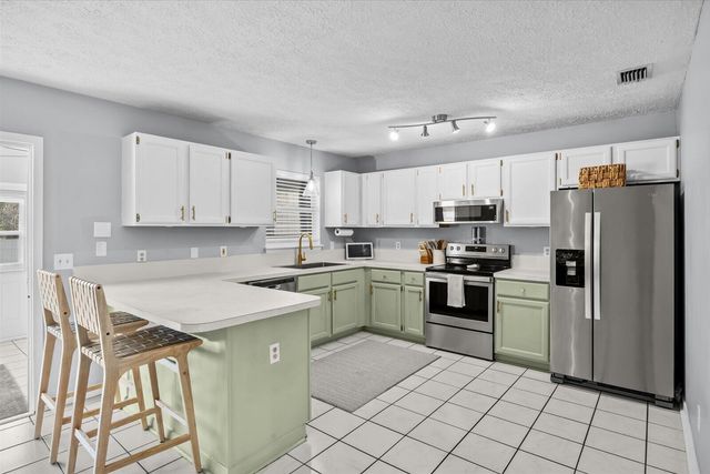 2920 SE Cypress Street, Stuart, FL 34997