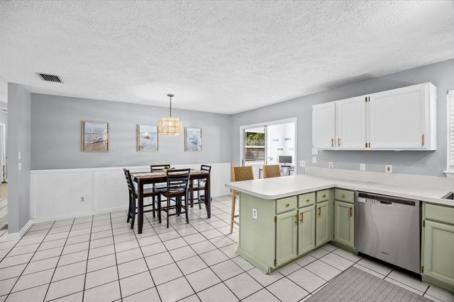 2920 SE Cypress Street, Stuart, FL 34997