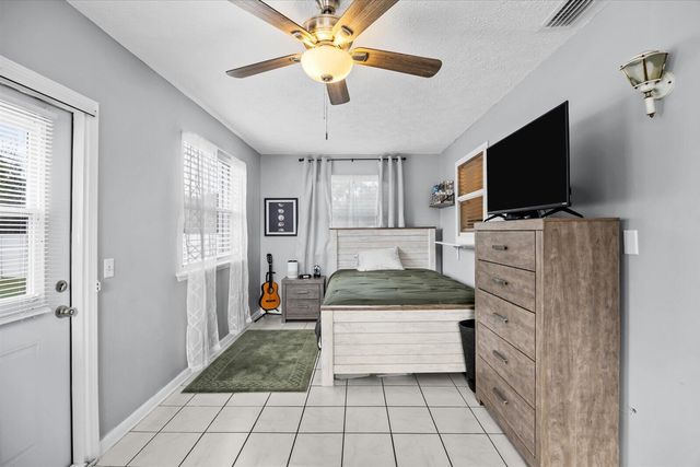 2920 SE Cypress Street, Stuart, FL 34997