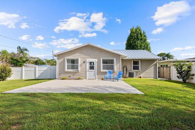 2920 SE Cypress Street, Stuart, FL 34997