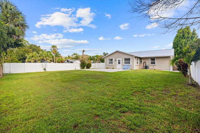 2920 SE Cypress Street, Stuart, FL 34997