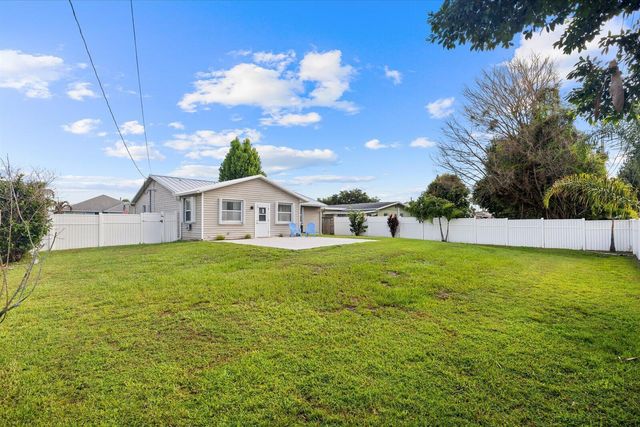 2920 SE Cypress Street, Stuart, FL 34997