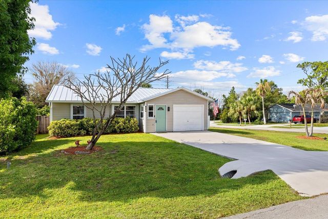 2920 SE Cypress Street, Stuart, FL 34997