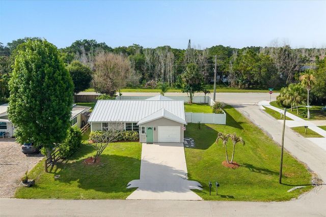 2920 SE Cypress Street, Stuart, FL 34997