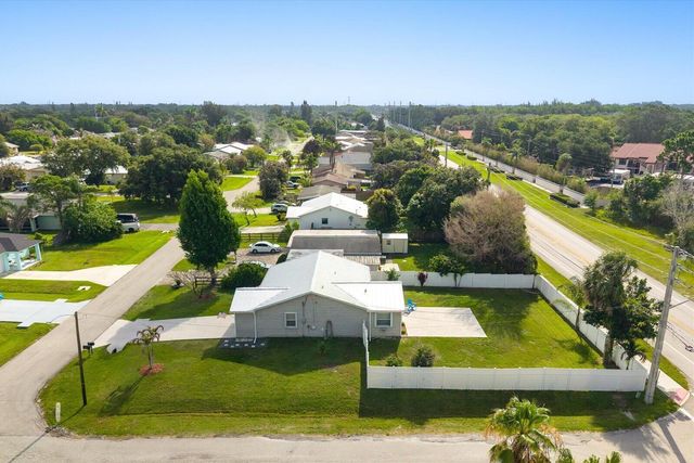 2920 SE Cypress Street, Stuart, FL 34997