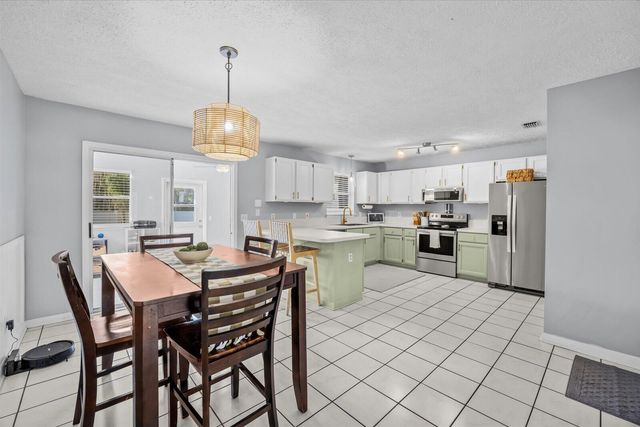2920 SE Cypress Street, Stuart, FL 34997