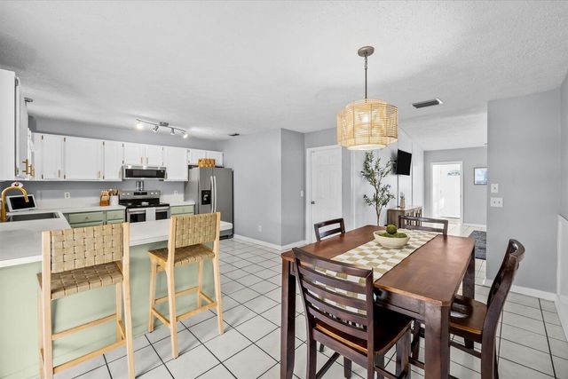 2920 SE Cypress Street, Stuart, FL 34997